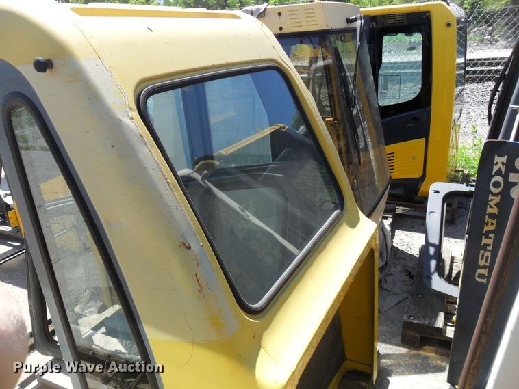 image for item DI9008 Komatsu PC120-6Z cab