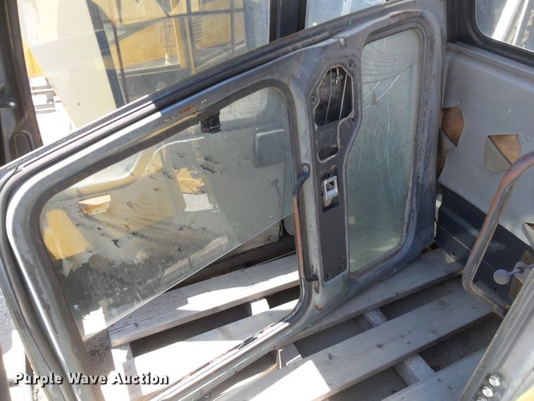 image for item DI9008 Komatsu PC120-6Z cab
