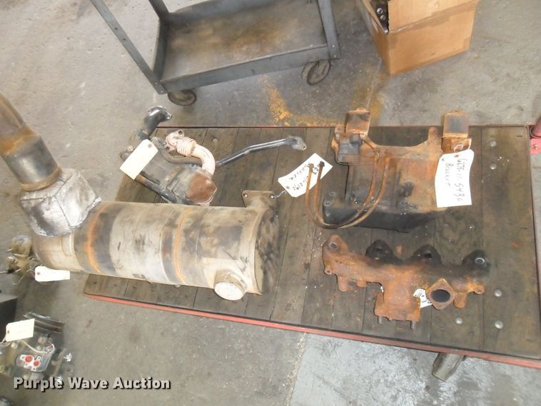 image for item DI9016 Komatsu PC138LC-10 exhaust parts