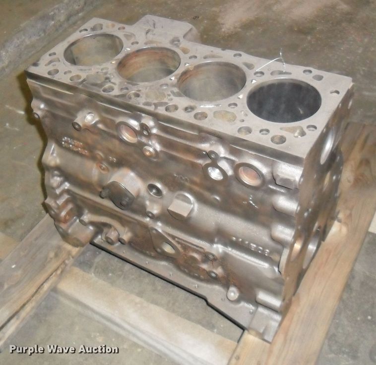 image for item DI9019 Komatsu S8A4D107E engine block and parts