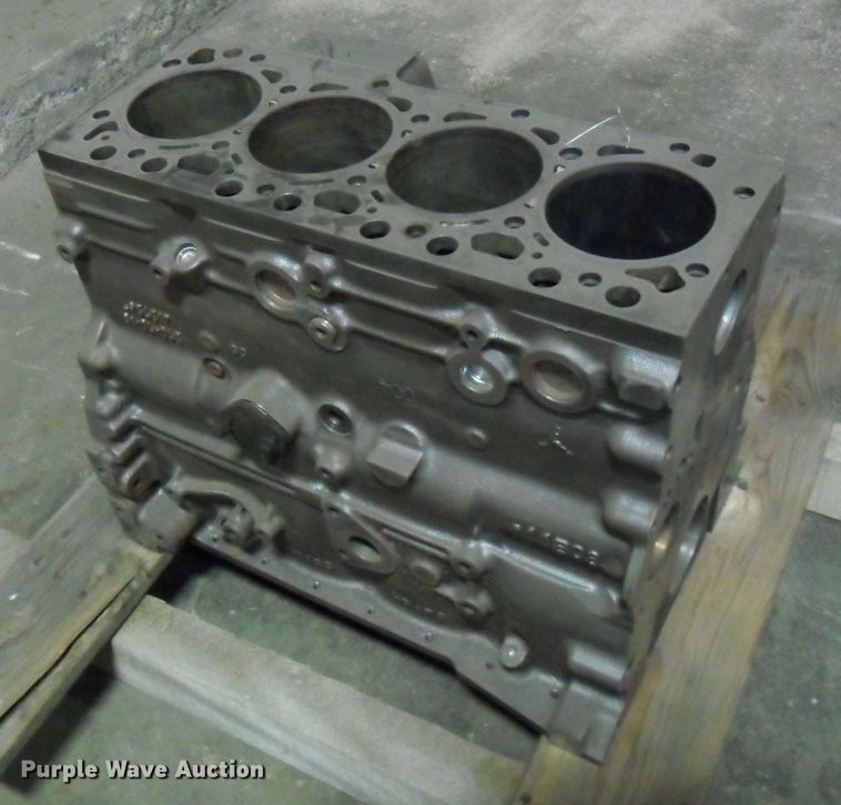 image for item DI9019 Komatsu S8A4D107E engine block and parts