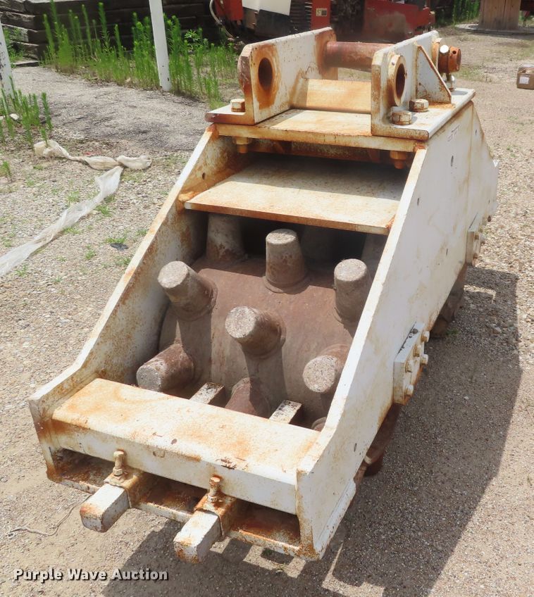 image for item DW9301 Excavator trench compactor