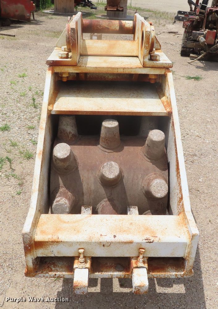 image for item DW9301 Excavator trench compactor