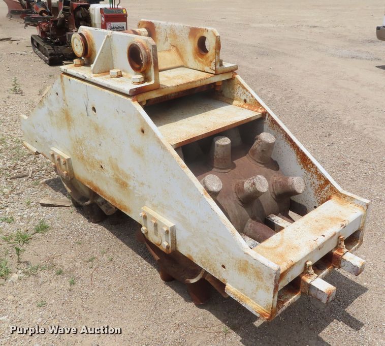 image for item DW9301 Excavator trench compactor