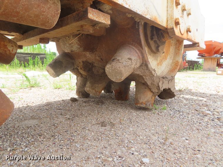 image for item DW9301 Excavator trench compactor