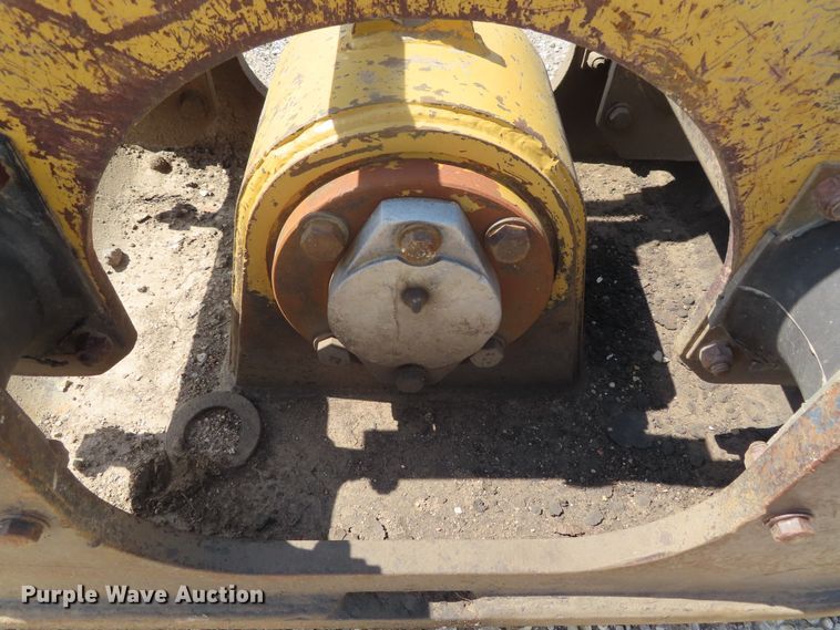 image for item DW9311 Caterpillar plate compactor