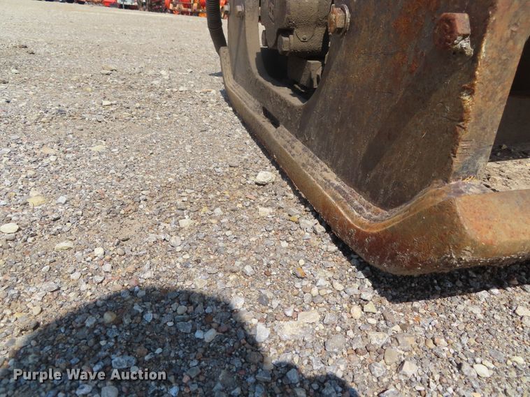 image for item DW9311 Caterpillar plate compactor
