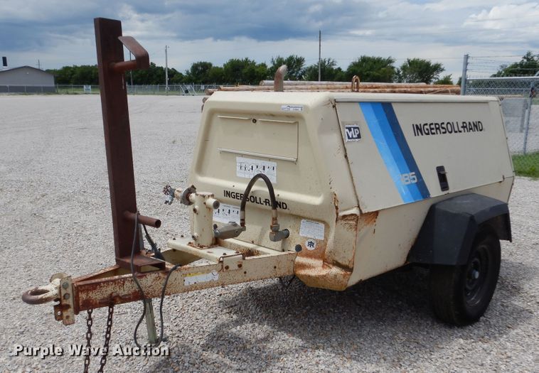 image for item DY9845 1993 Ingersoll Rand 185 air compressor