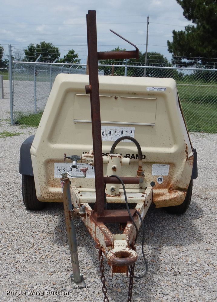 image for item DY9845 1993 Ingersoll Rand 185 air compressor