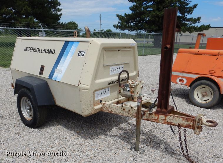 image for item DY9845 1993 Ingersoll Rand 185 air compressor