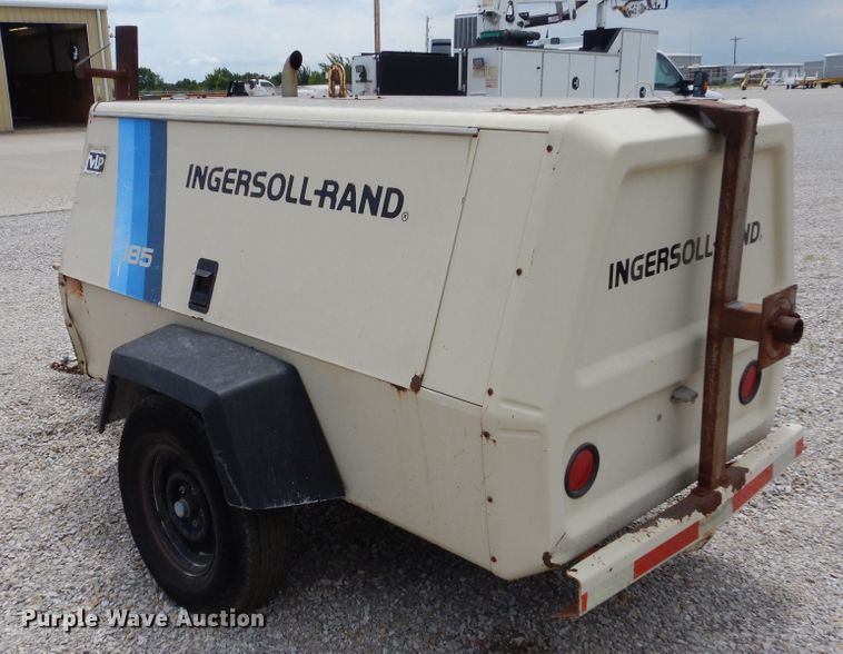 image for item DY9845 1993 Ingersoll Rand 185 air compressor