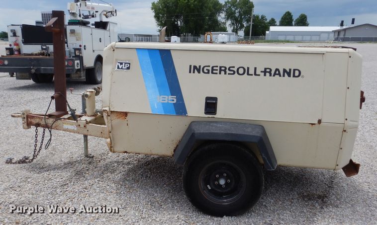 image for item DY9845 1993 Ingersoll Rand 185 air compressor