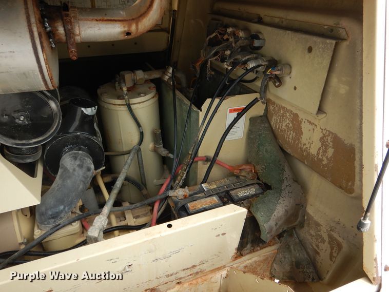 image for item DY9845 1993 Ingersoll Rand 185 air compressor