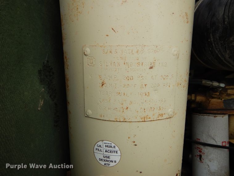 image for item DY9845 1993 Ingersoll Rand 185 air compressor