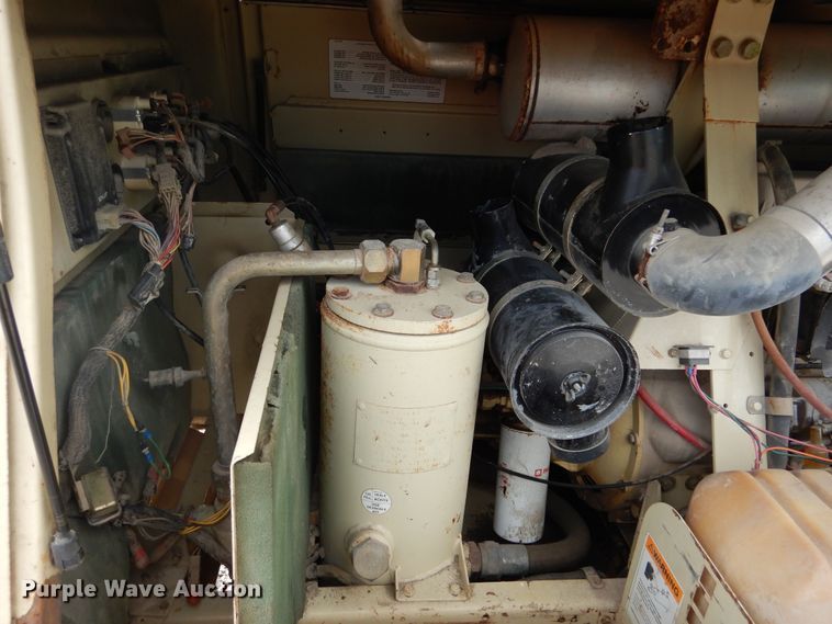 image for item DY9845 1993 Ingersoll Rand 185 air compressor