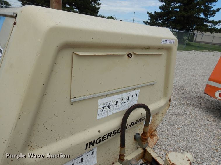 image for item DY9845 1993 Ingersoll Rand 185 air compressor