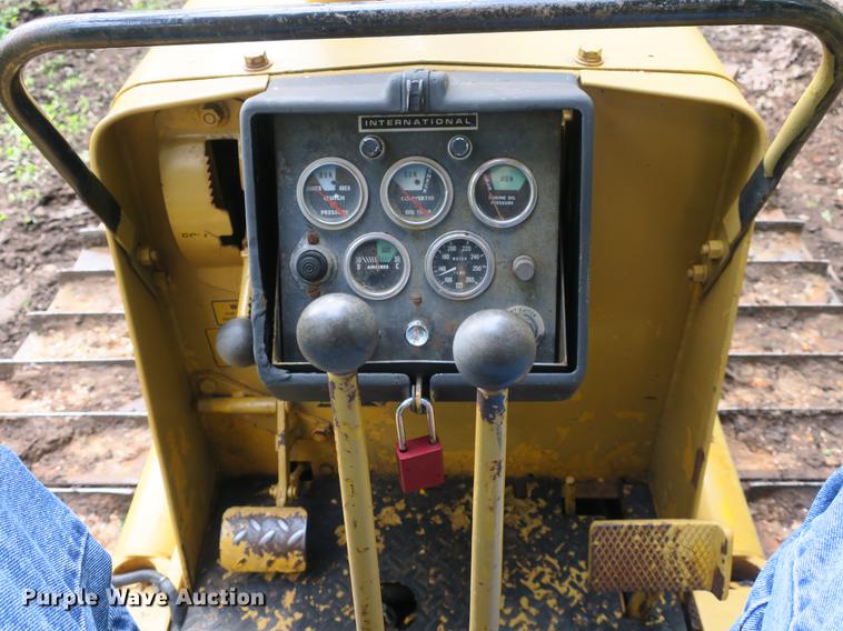 image for item EA9257 1975 Dresser TD-8E dozer