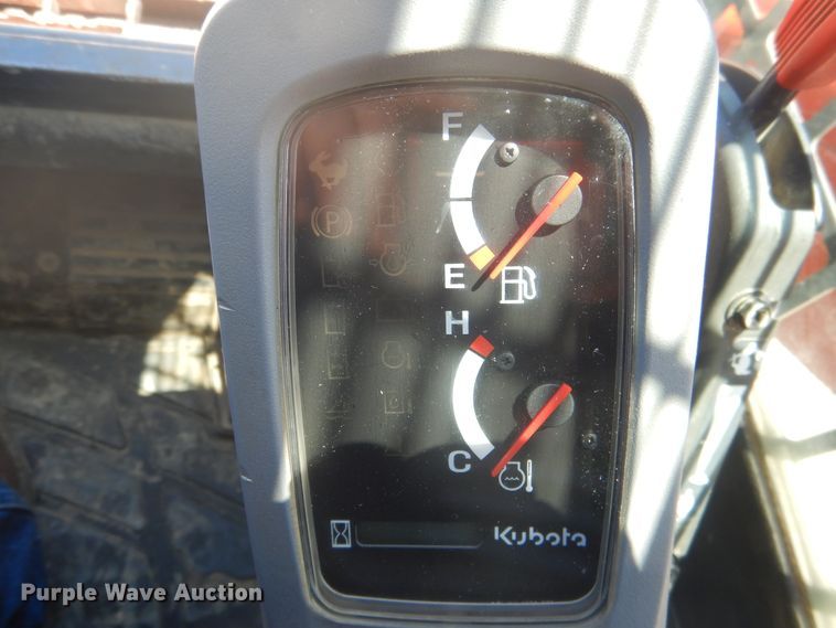 image for item ED9345 2013 Kubota SVL75 skid steer