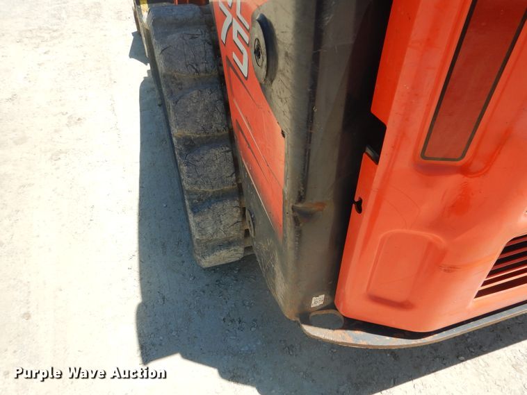 image for item ED9345 2013 Kubota SVL75 skid steer