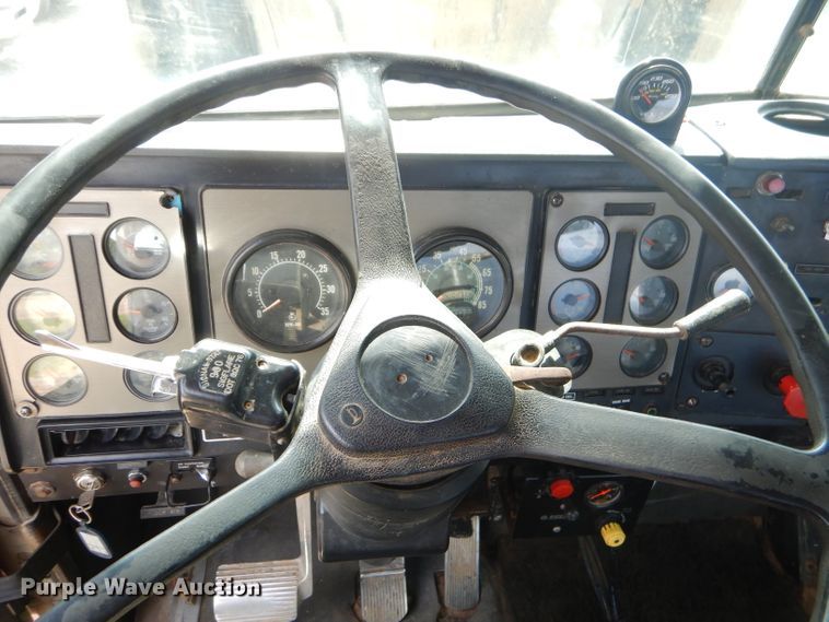 image for item ED9350 1990 International 9400 dump truck