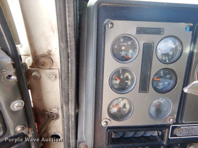 image for item ED9350 1990 International 9400 dump truck