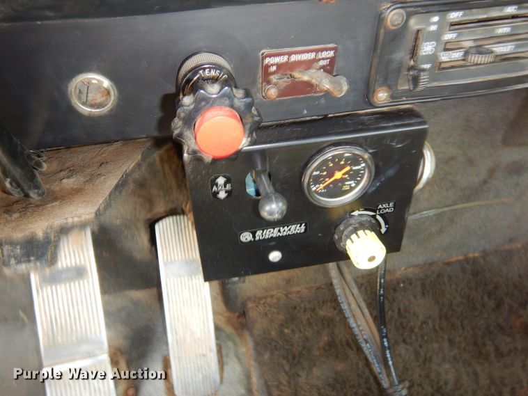 image for item ED9350 1990 International 9400 dump truck