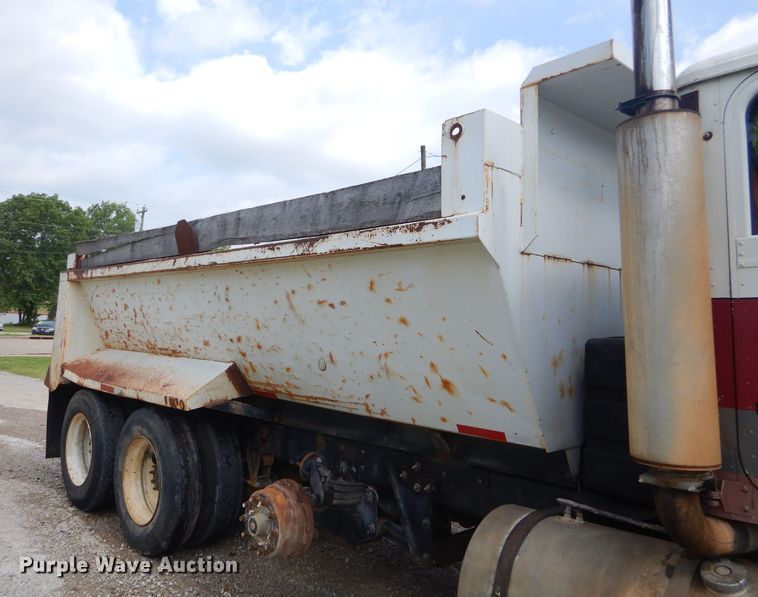 image for item ED9350 1990 International 9400 dump truck