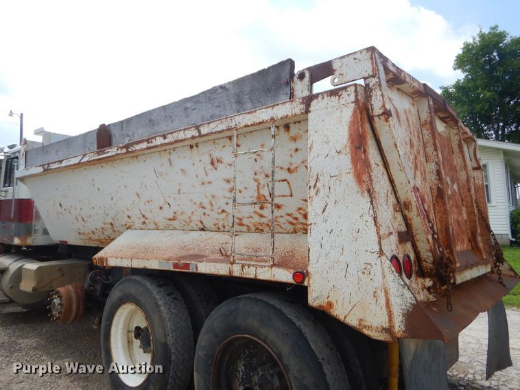 image for item ED9350 1990 International 9400 dump truck