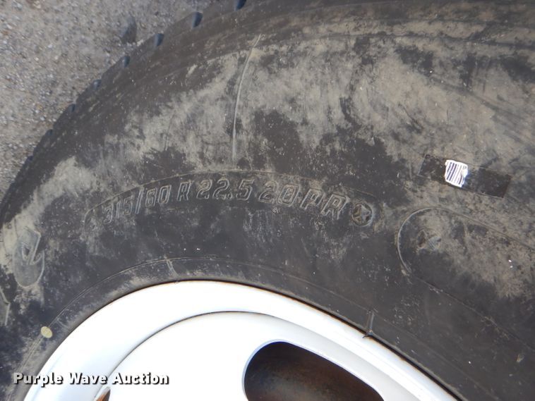 image for item ED9417 1999 Sterling L-Line mixing plant truck