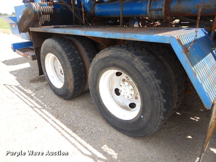 image for item ED9417 1999 Sterling L-Line mixing plant truck