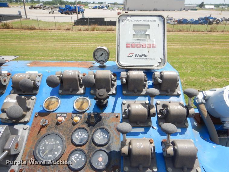 image for item ED9417 1999 Sterling L-Line mixing plant truck