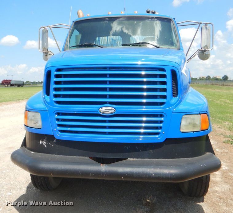 image for item ED9418 2000 Sterling L-Line mixing plant truck