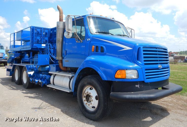 image for item ED9418 2000 Sterling L-Line mixing plant truck