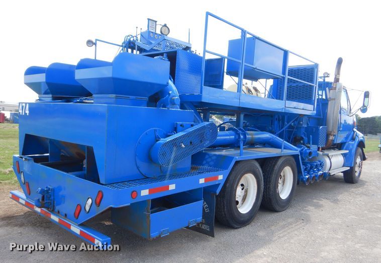 image for item ED9418 2000 Sterling L-Line mixing plant truck