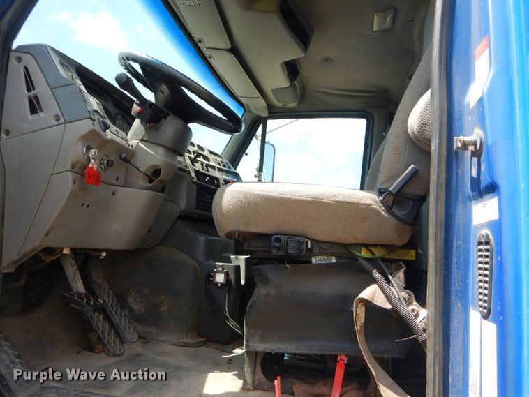 image for item ED9418 2000 Sterling L-Line mixing plant truck