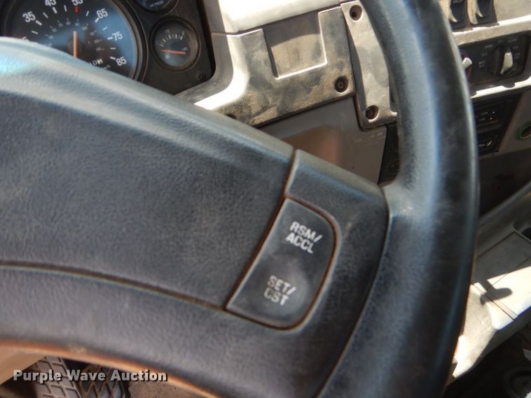 image for item ED9418 2000 Sterling L-Line mixing plant truck