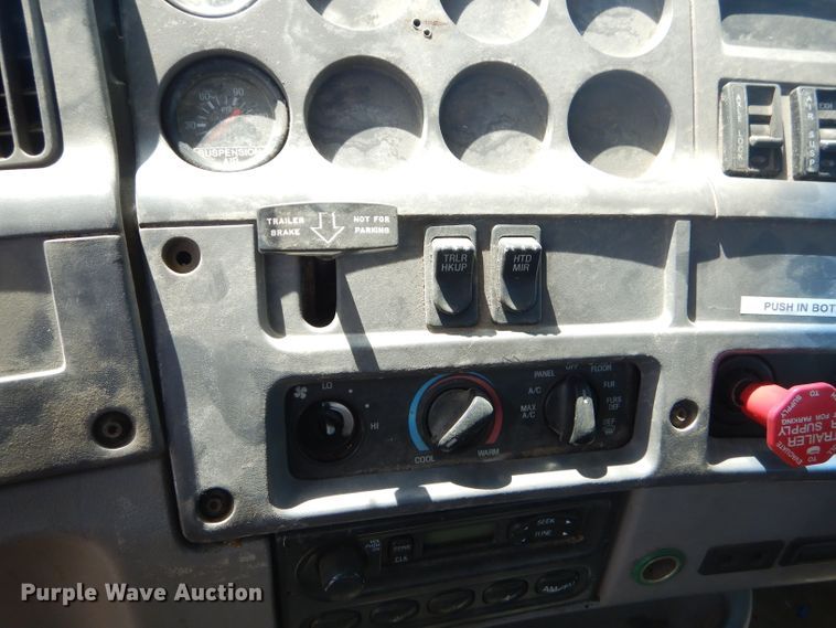 image for item ED9418 2000 Sterling L-Line mixing plant truck