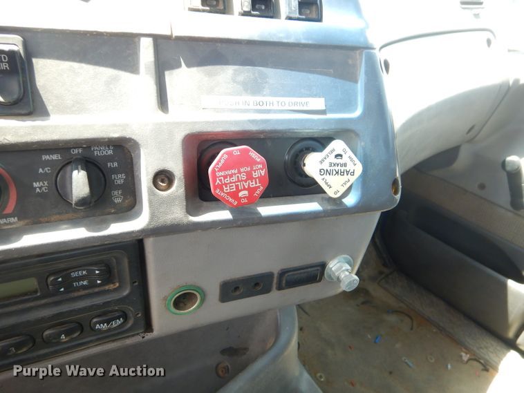 image for item ED9418 2000 Sterling L-Line mixing plant truck