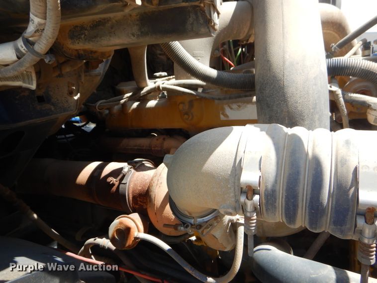 image for item ED9418 2000 Sterling L-Line mixing plant truck