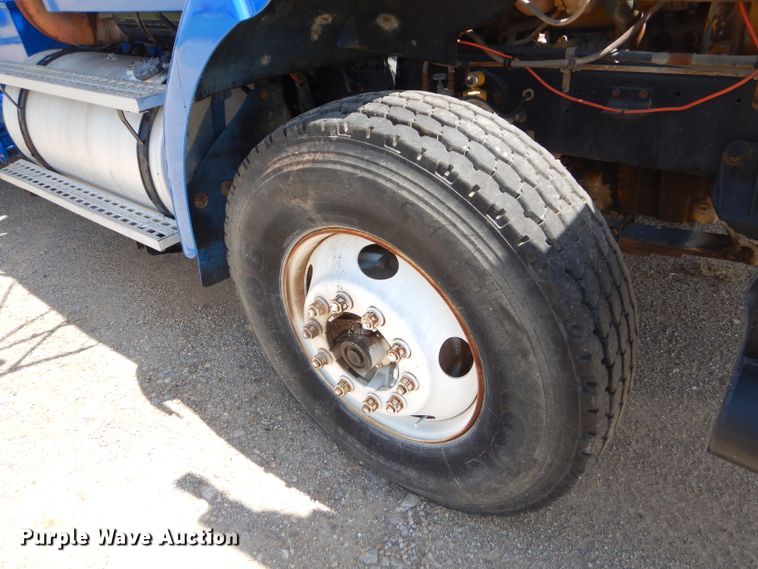 image for item ED9418 2000 Sterling L-Line mixing plant truck