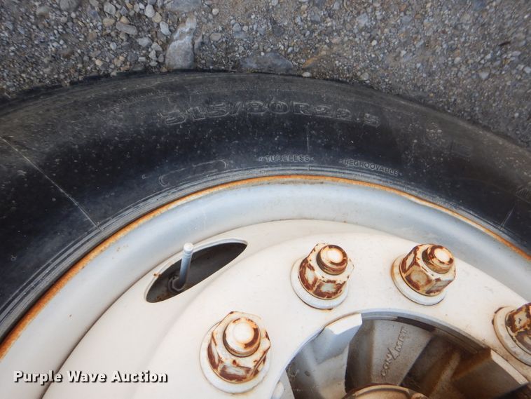 image for item ED9418 2000 Sterling L-Line mixing plant truck