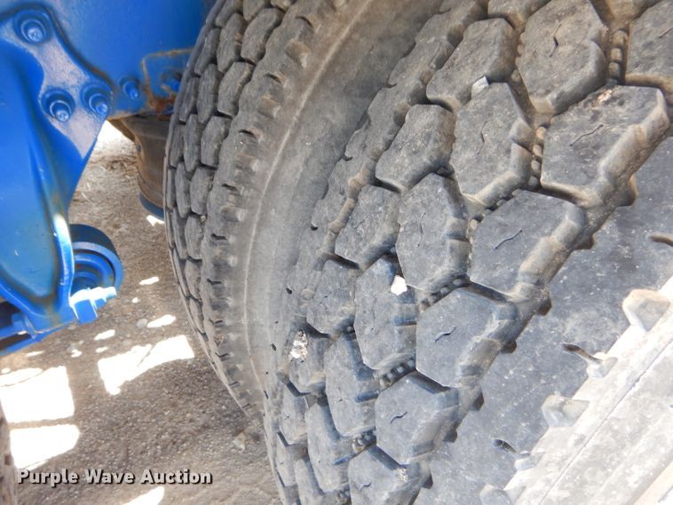 image for item ED9418 2000 Sterling L-Line mixing plant truck