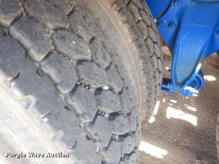 image for item ED9418 2000 Sterling L-Line mixing plant truck