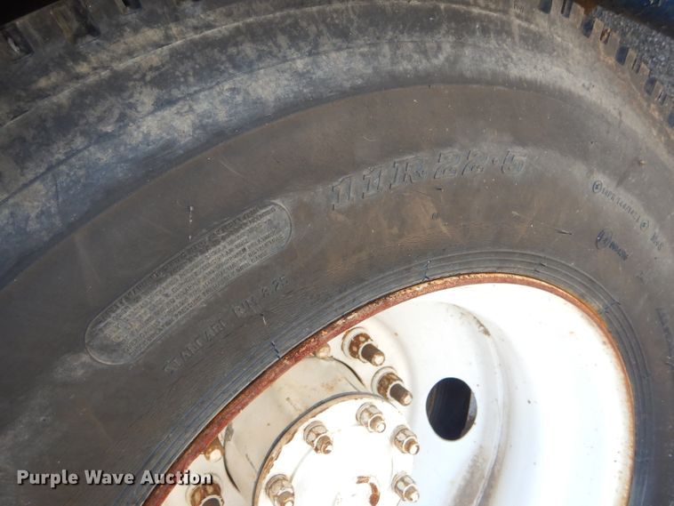 image for item ED9418 2000 Sterling L-Line mixing plant truck