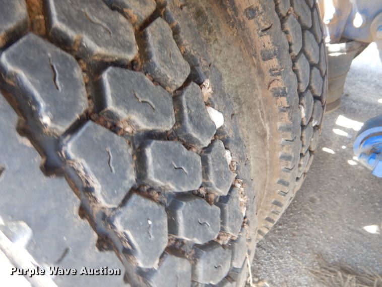 image for item ED9418 2000 Sterling L-Line mixing plant truck