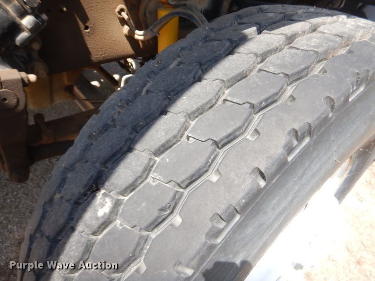 image for item ED9418 2000 Sterling L-Line mixing plant truck