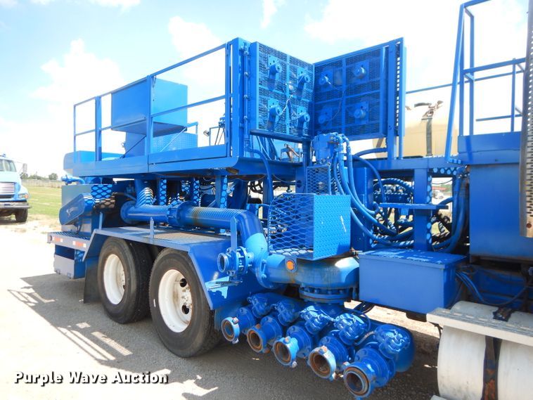 image for item ED9418 2000 Sterling L-Line mixing plant truck