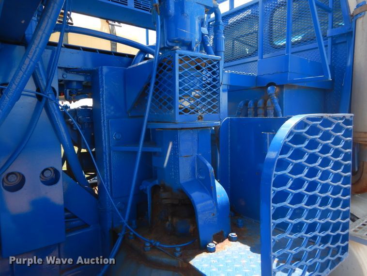 image for item ED9418 2000 Sterling L-Line mixing plant truck