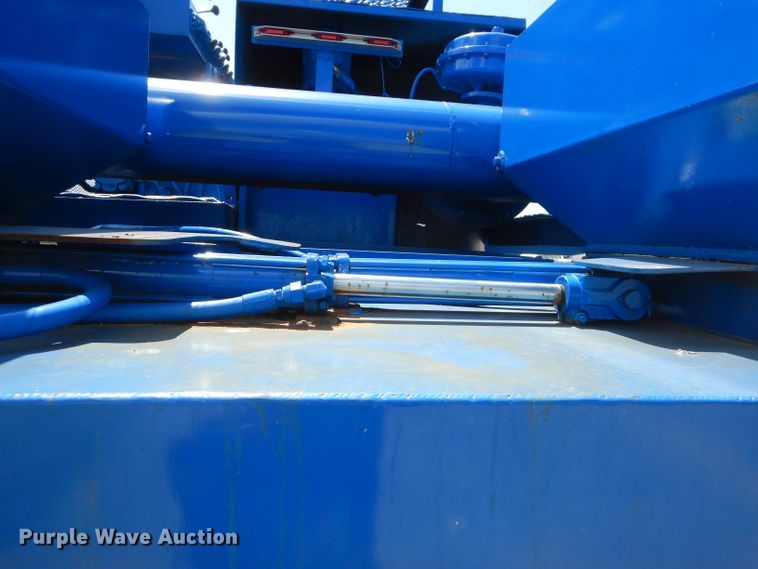 image for item ED9418 2000 Sterling L-Line mixing plant truck