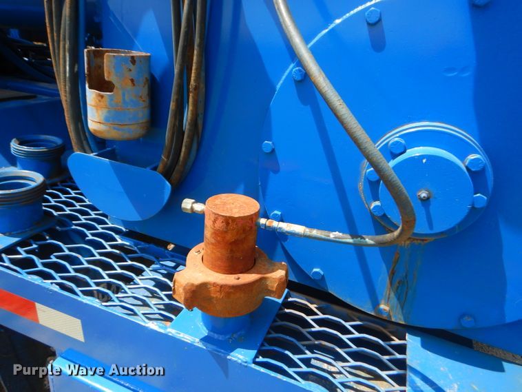 image for item ED9418 2000 Sterling L-Line mixing plant truck